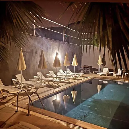 לינה וארוחת בוקר Hotel Alanya אלאניה