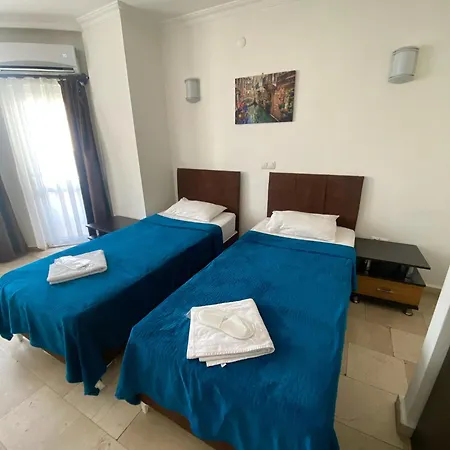 לינה וארוחת בוקר Hotel Alanya 3*