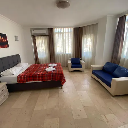 לינה וארוחת בוקר Hotel Alanya אלאניה