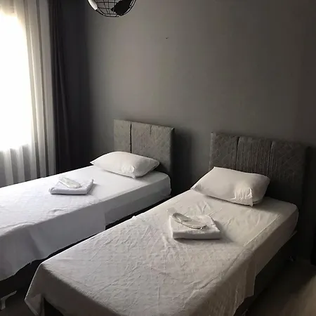 לינה וארוחת בוקר Hotel Alanya אלאניה